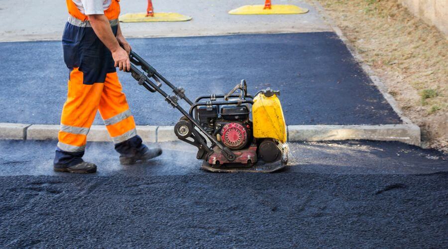 Professional gutter cleaning in San Mateo, FL